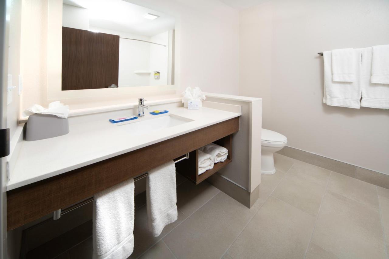 Holiday Inn Express & Suites - Fort Myers Airport By Ihg Exterior foto